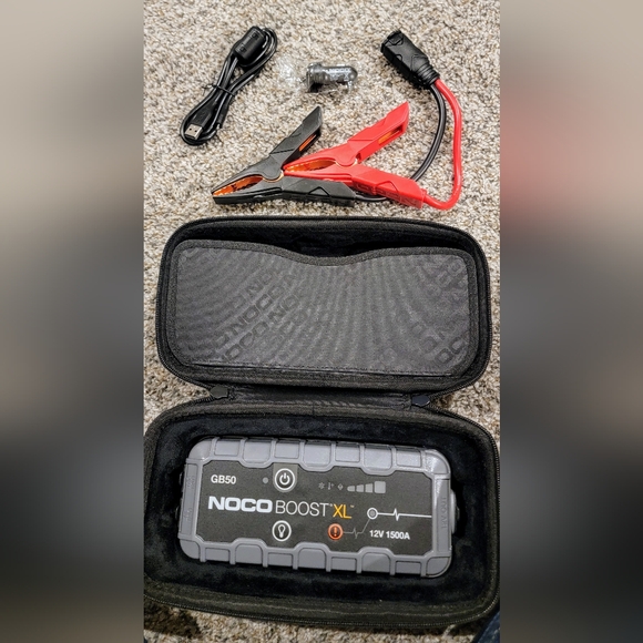NOCO Boost XL GB50 1500A 12V portable lithium battery jump starter New - Picture 2 of 11